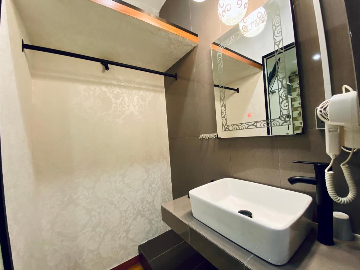 J Boutique Hotel 新张优惠 Muar Exterior photo